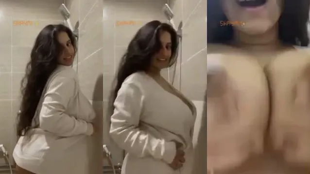 Watch 파키스탄의 호색한 목욕 가슴 댄스 누출 - 목욕 가슴 애타게 몬! full viral video leaked
