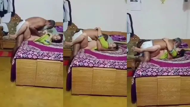 Yaşlı Sasur Sıcak Desi Bahu'yu Sikiyor - Oğlu Aldatılan Viral MMS'i İzliyor
