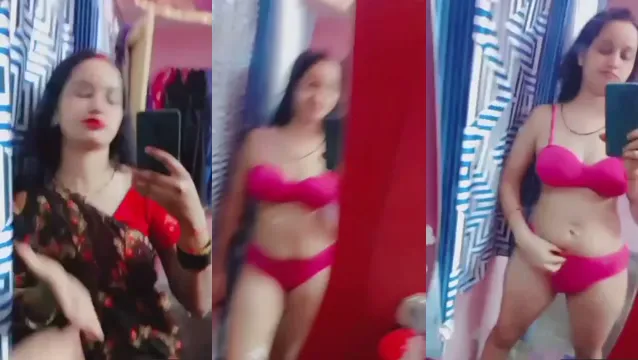 Pokaz cycków seksownej Desi Girl - skwiercząca dokuczanie i surowe emocje