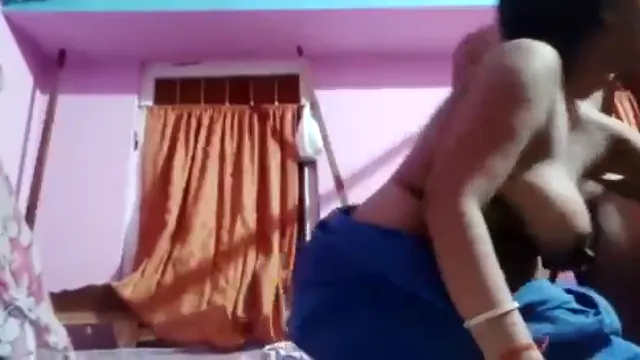 Bhabhi zuigt Devar's lul - Indiase familie pijpschandaal