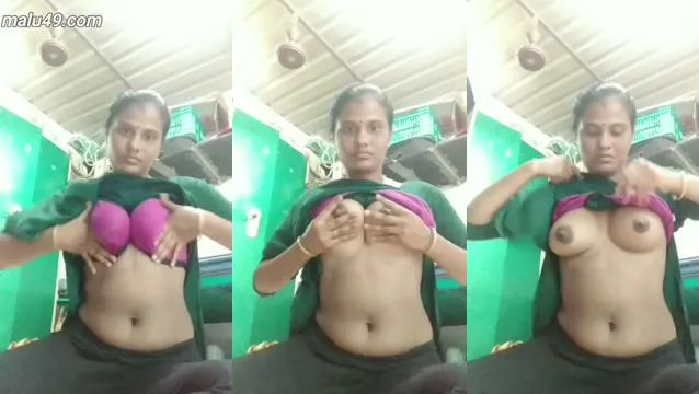 Seksowna indyjska gra cyckami Bhabhi - gorąca solowa żona Desi