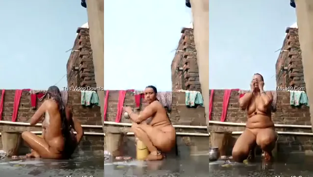 Gadis Desi Seksi Mandi Telanjang - Video Kamar Mandi Bocor Panas