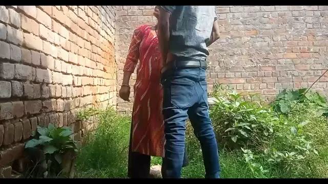 Hint Açık Havada Ayakta Köpek Seks Sızdırıldı - Desi Public Lovers XXX