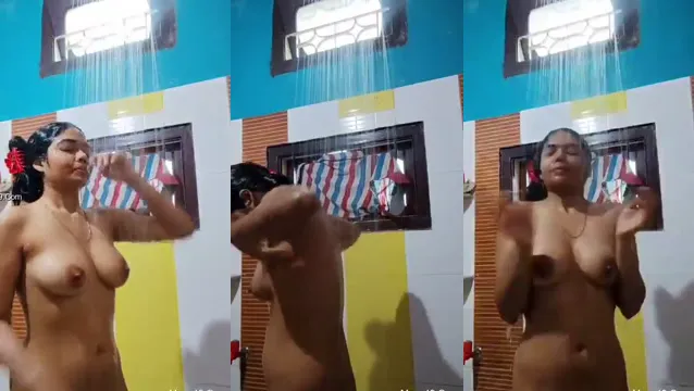 Gadis India Mandi Telanjang - Video Mandi Payudara Besar Bergelembung Bocor