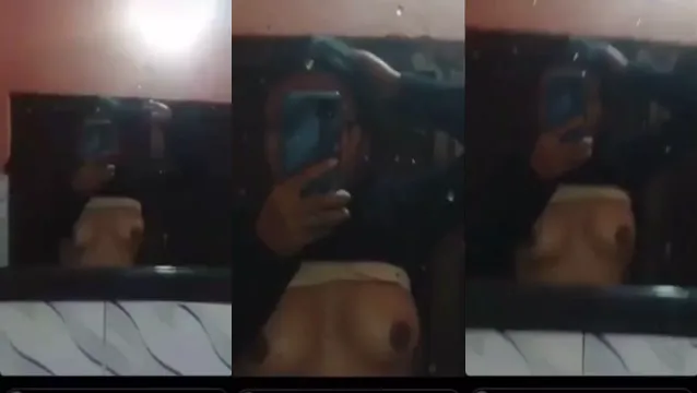 Seksi Desi Kız Göğüslerini Gösteriyor - Sıcak Hint Çıplak MMS Sızan