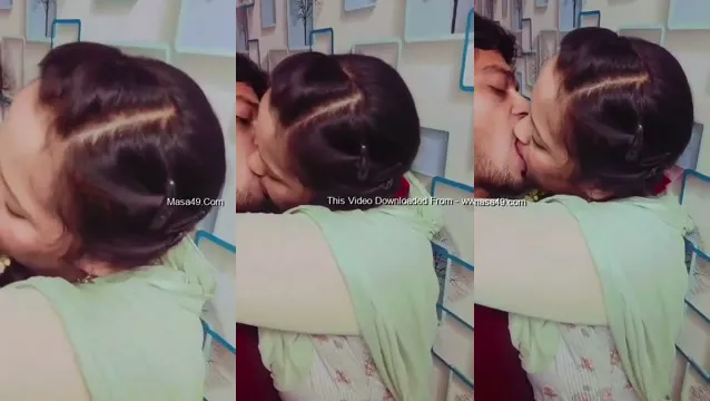 Watch Devar Bhabhi seksvideo - Devar Bhabhi romantiek en hard neuken deel 1 full viral video leaked