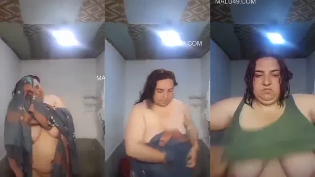 Desi Ciocia Big Boobs Show - Gorąca indyjska ciocia nago wideo