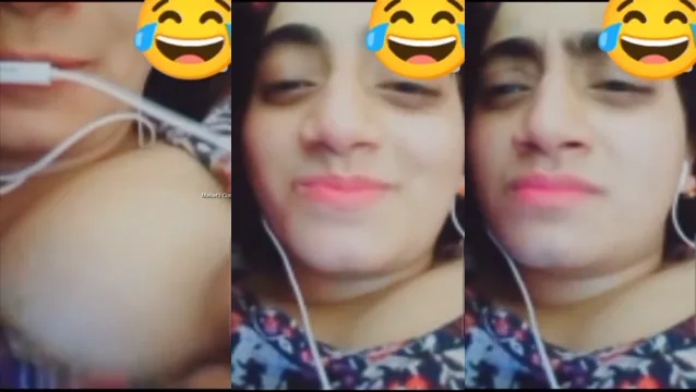 Cute Desi Girl Shows Boobs on VC - Viral Private Show