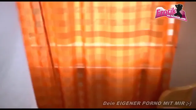 Amateur Teen Gangbang - Une petite nubile se fait défoncer en groupe