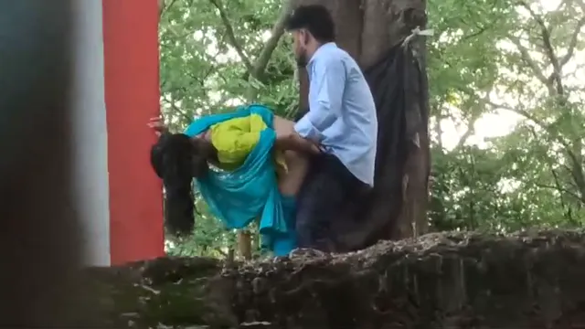 Watch Hidden Indian Lovers Standing Fuck - Viral Outdoor Desi Sex Video full viral video leaked