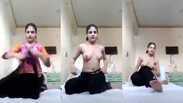 Pashto Girl Boobs Showing Viral MMS - Hot Desi Muslim Leaked Video