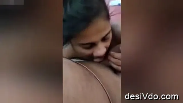Desi Sekretarka w biurze robi loda - zaparowany sekretny seks w biurze