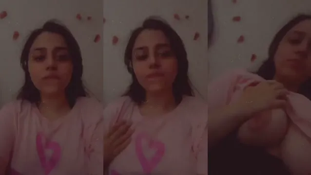 Desi Girl Big Boobs Pressing - দেশি মেয়ের বড় বুবস চেপে মজা