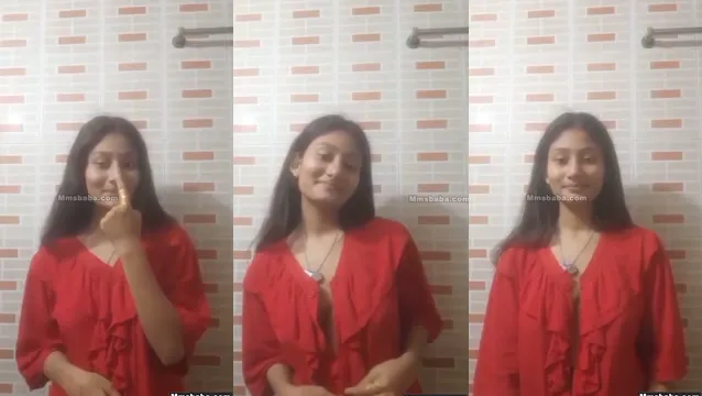 Cute Desi Girl Shows Boobs - Viral Tease Video