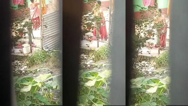 Watch Desi Bhabhi Buitenbaden - Desi Bhabhi Buitenbadvideo full viral video leaked