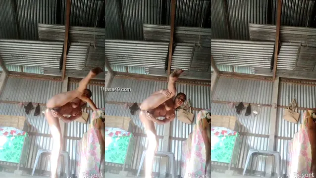 Desi Girl Nude Body - Hot Indian Girl Public Show