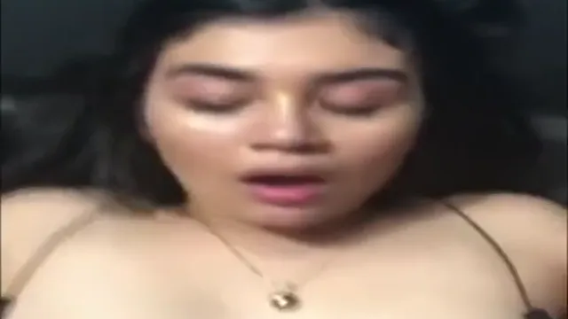 Cute Chashmish Girl Sucking Dick & Hard Fucked - Desi Amateur Leaked Video