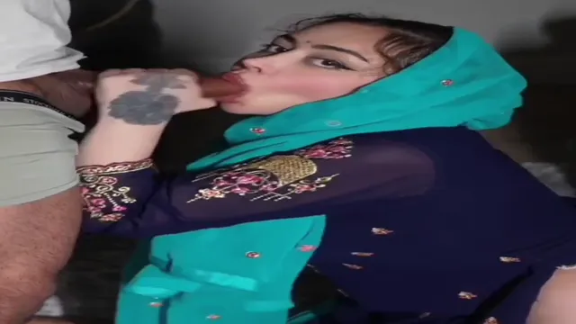 Bhabhi Blowjob Dan Devar Doggy Style - Seks Inses India