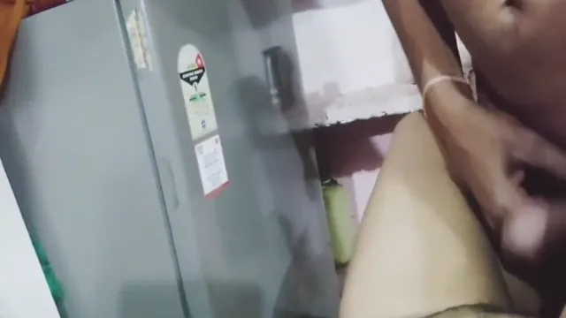 Indisches Paar, intimer Missionarssex – Desi-Frau, Hardcore-Schlafzimmerficken