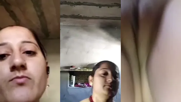 Desi Bhabhi VC'de Banyo Yapıyor - VC'de Desi Bhabhi Çıplak Banyo Yapıyor İzle