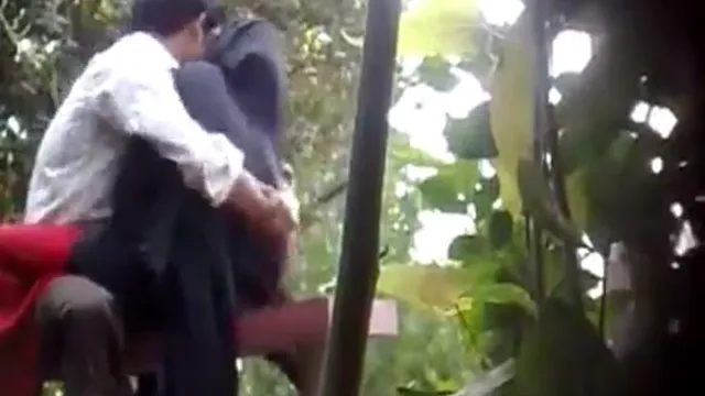 Desi Park Sex Viral - sexo quente entre meninos e meninas de Bangladesh no parque 🔥
