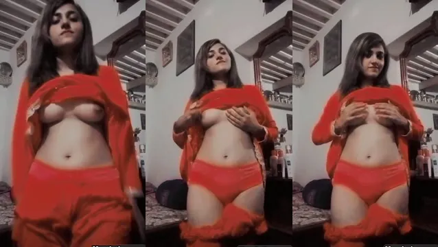 Paki Kız Göğüsler Kedi Gösterisi - Paki Kız Göğüsler Kedi Gösterisi Videosu