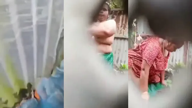Desi Bhabhi Hidden Cam Bathing Video - ভাবীর গোপন স্নানের হট ভিডিও দেখুন