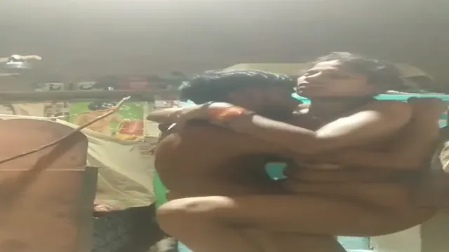 Hamile Yeni Evli Ayakta Seks - Azgın Gelin 3 Aylık Kocası Tarafından Dövülerek