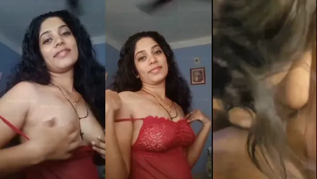 Horny Mallu Bhabhi Fingering While Giving Blowjob - Hot Desi Masti