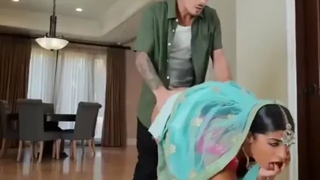 Perdita di sesso a tre del fidanzato di mamma e figlia punjabi - Trio bollente madre-figlia!